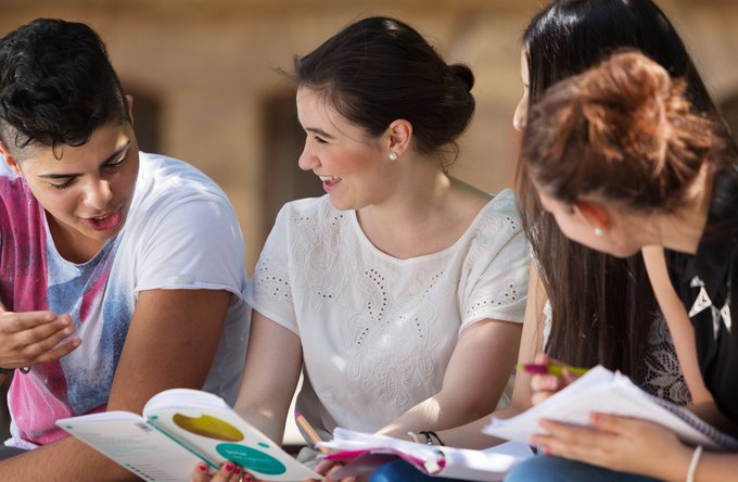 Schulische + Sprachliche Bildung | Menschen | Hobbys, Freizeit + Sport