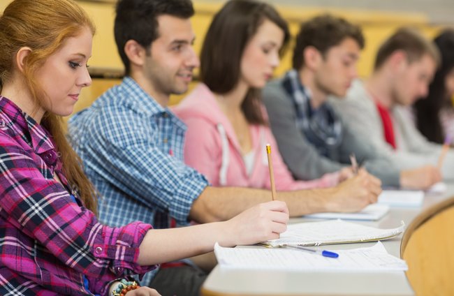 Beruf + Arbeit | Schulische + Sprachliche Bildung | Menschen | Arbeitswelt, Ausbildung + Schule