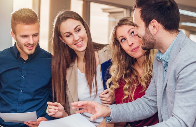 Beruf + Arbeit | Schulische + Sprachliche Bildung | Menschen | Arbeitswelt, Ausbildung + Schule