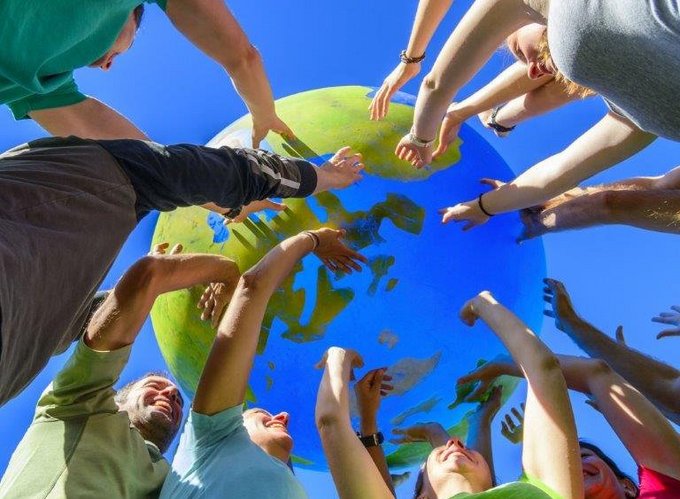 Politik + Gesellschaft | Umwelt + Entwicklung | Menschen | Soziale + Religiöse Themen