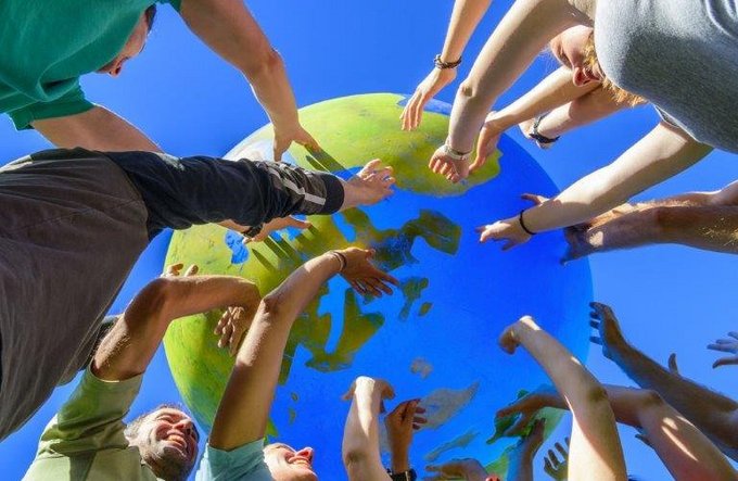 Politik + Gesellschaft | Umwelt + Entwicklung | Menschen | Soziale + Religiöse Themen