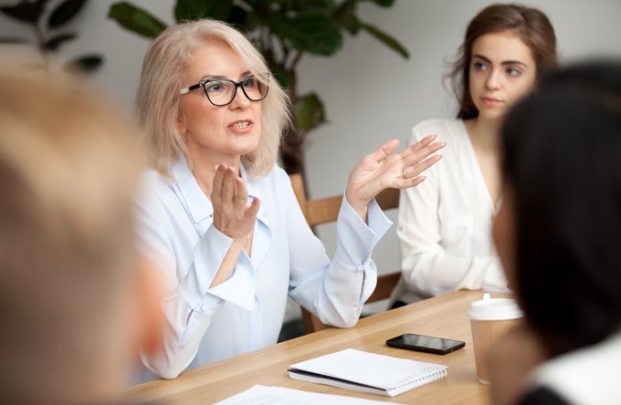 Beruf + Arbeit | Schulische + Sprachliche Bildung | Menschen | Arbeitswelt, Ausbildung + Schule