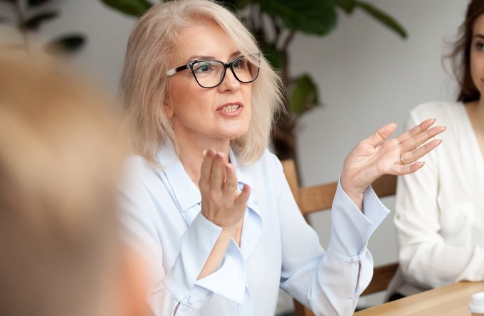 Beruf + Arbeit | Schulische + Sprachliche Bildung | Menschen | Arbeitswelt, Ausbildung + Schule