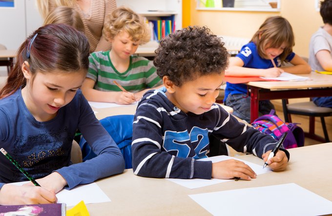 Pädagogik + Erziehung | Schulische + Sprachliche Bildung | Menschen | Arbeitswelt, Ausbildung + Schule