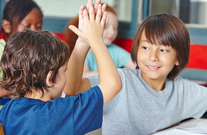Schulische + Sprachliche Bildung | Menschen | Arbeitswelt, Ausbildung + Schule