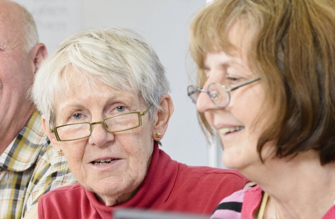 Politik + Gesellschaft | Familie, Generationen + Gender | Menschen | Wissenschaft, Technik + Medien