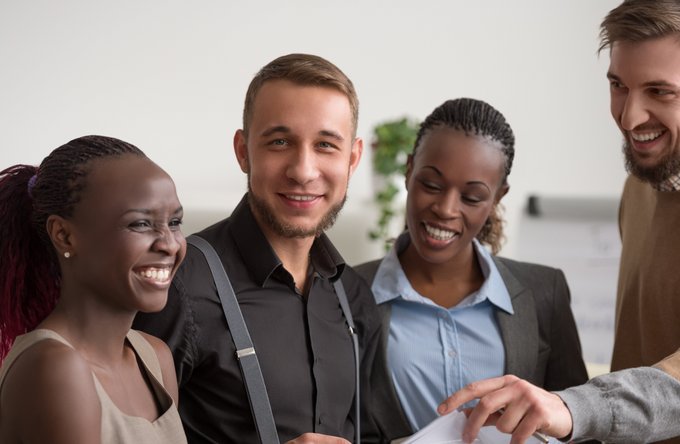 Politik + Gesellschaft | Beruf + Arbeit | Menschen | Arbeitswelt, Ausbildung + Schule