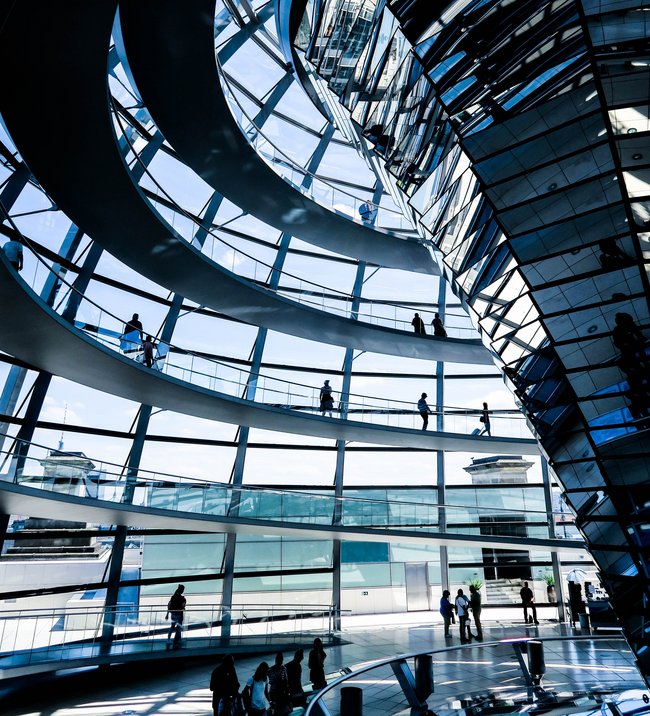 Politik + Gesellschaft | Gebäude + Architektur