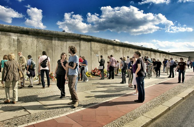 Politik + Gesellschaft | Menschen | Gebäude + Architektur
