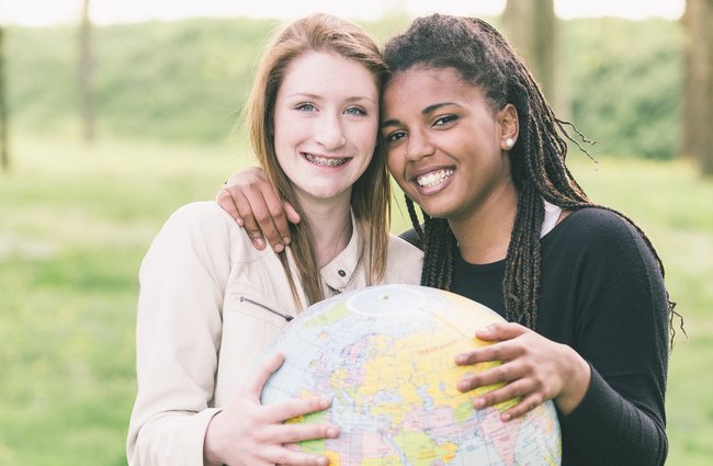 Familie, Generationen + Gender | Schulische + Sprachliche Bildung | Menschen | Soziale + Religiöse Themen