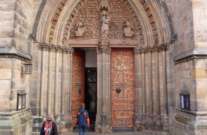 Religion(en) + Theologie | Gebäude + Architektur
