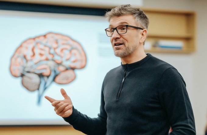 Beruf + Arbeit | Menschen | Arbeitswelt, Ausbildung + Schule