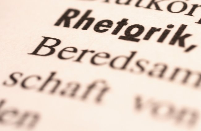 Politik + Gesellschaft | Schulische + Sprachliche Bildung | Soziale + Religiöse Themen