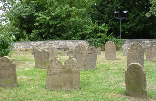 Religion(en) + Theologie | Reisen + Pilgern | Soziale + Religiöse Themen